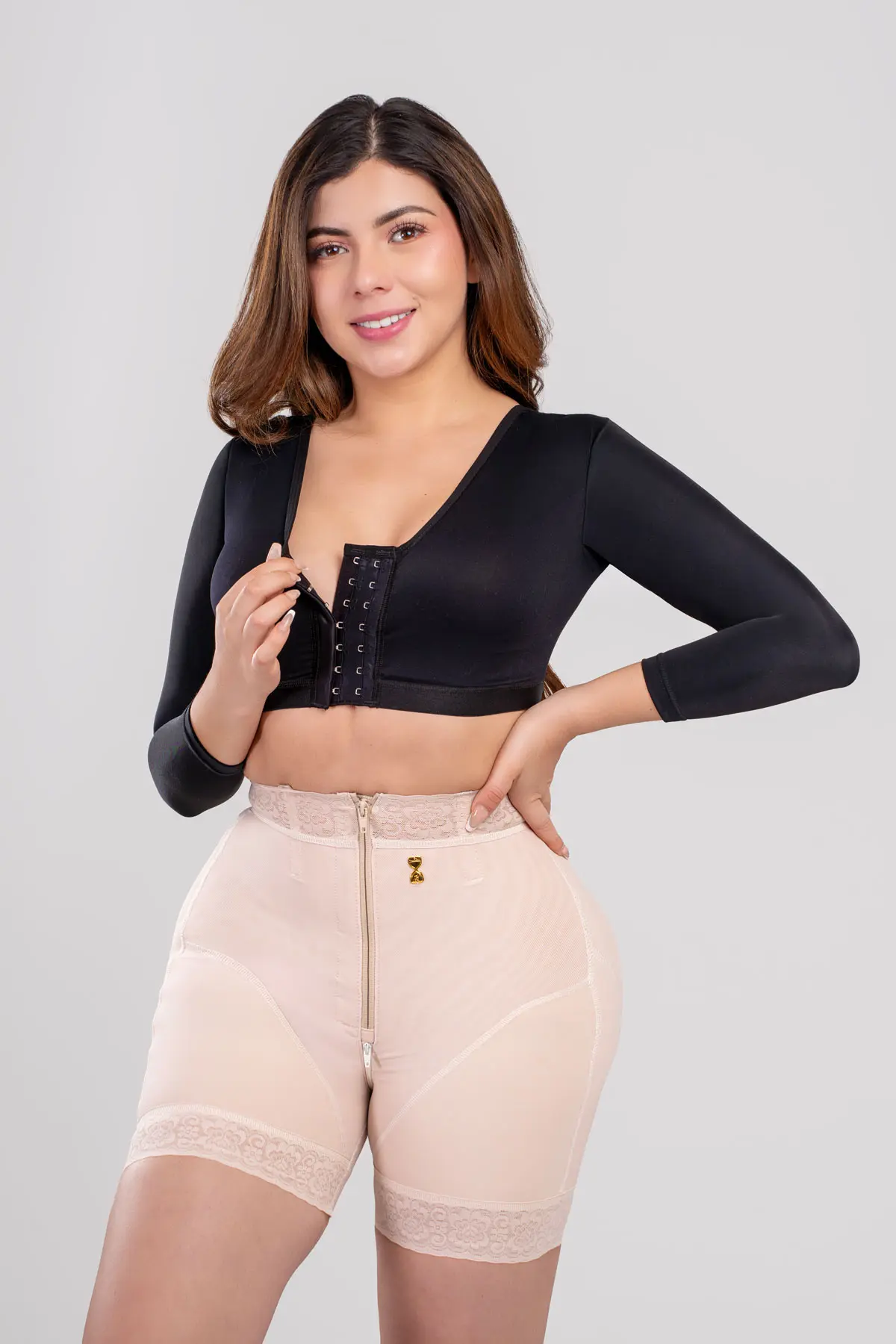 Brasier posquirurgico con manga y realce - Imagen 2