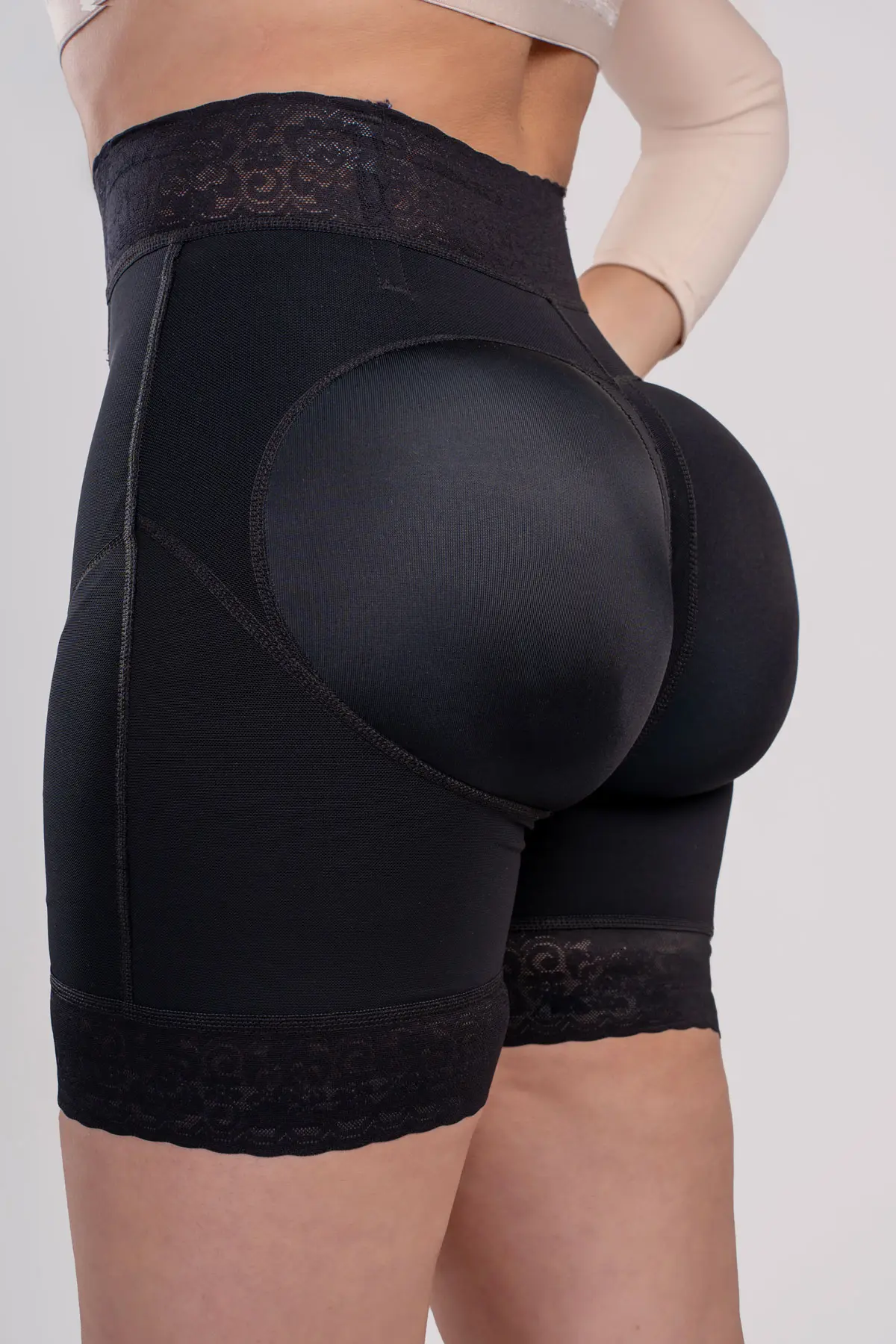 Shorth levanta cola con broches alta compresión - Imagen 3